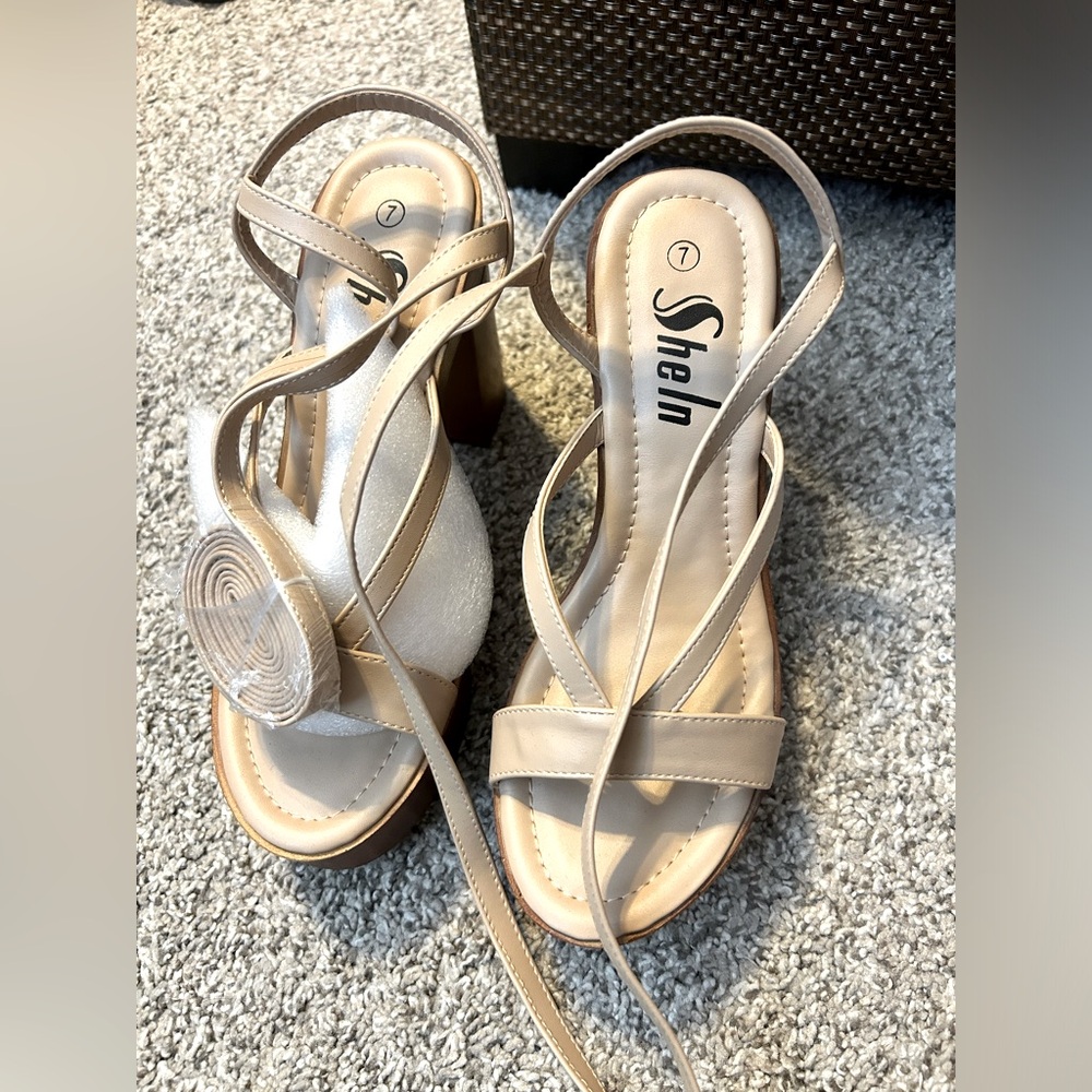 NWT. SHEIN Platforms. Never worn. Size 7.
